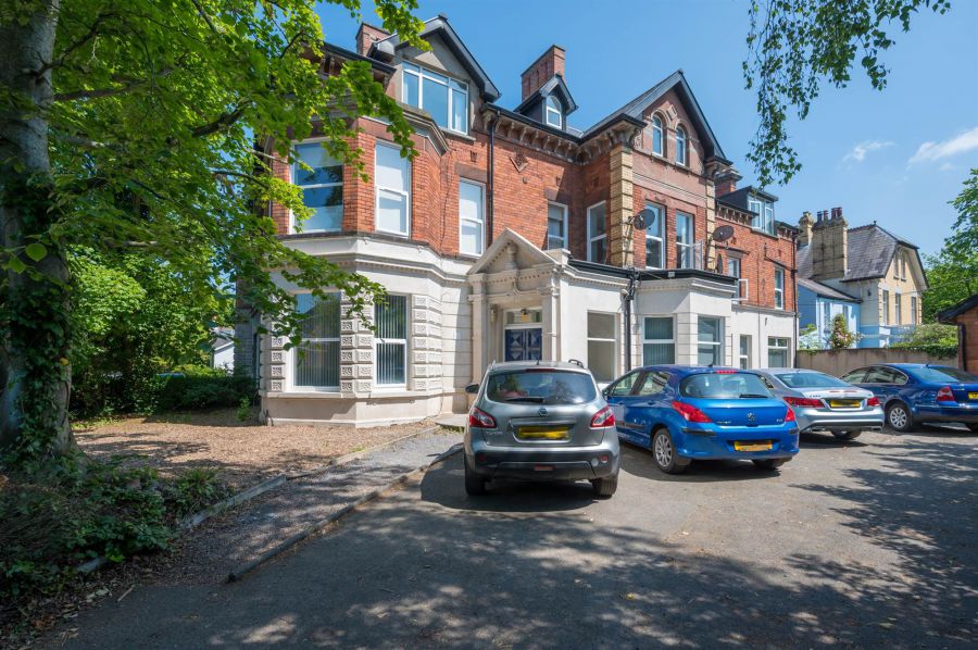 Apt 1 62 Malone Road, malone, belfast, BT9 5BT