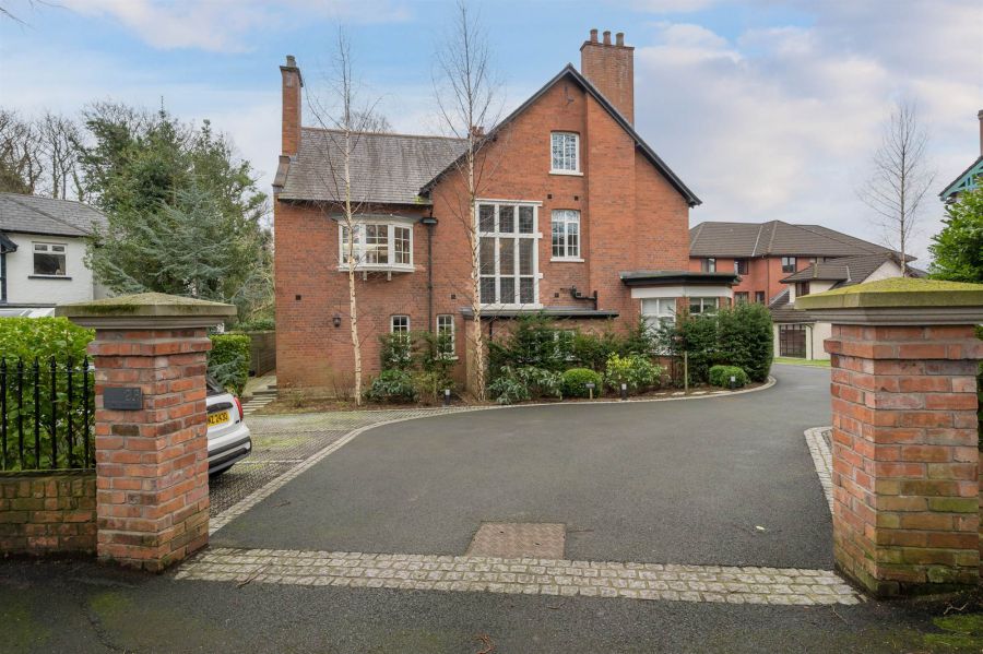 Apt 4 Atelier House 26 Sans Souci Park, Malone, Belfast, BT9 5BZ