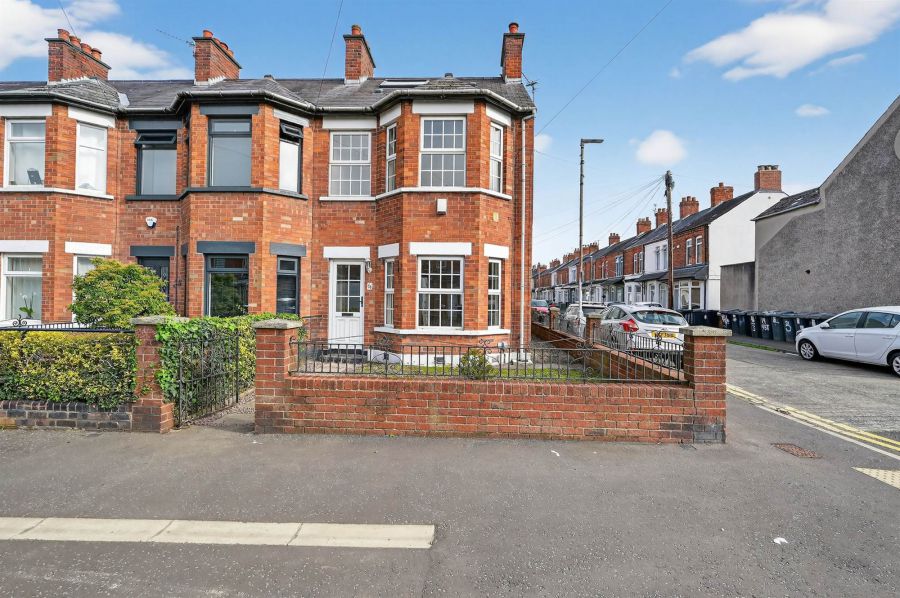 74 Ravenscroft Avenue, Beersbridge, Belfast, BT5 5BB