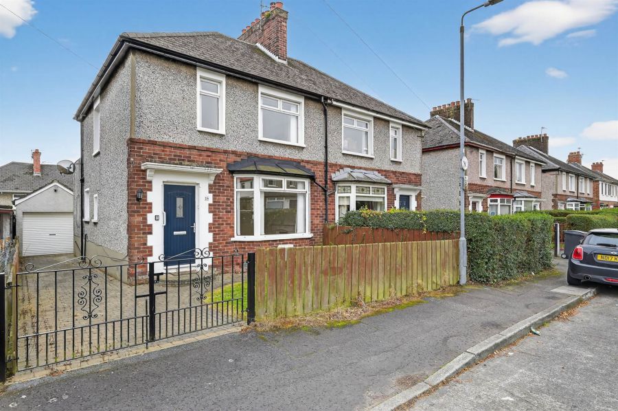 26 Summerhill Park, Stormont, Belfast, BT5 7HE