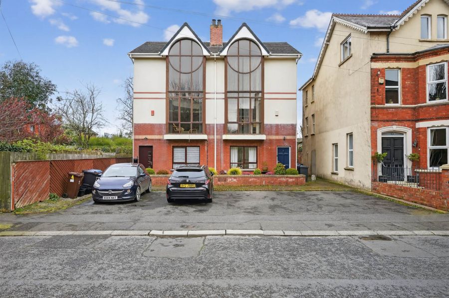8 Ashleigh Court, Ravenhill Gardens, Belfast, BT6 8GP
