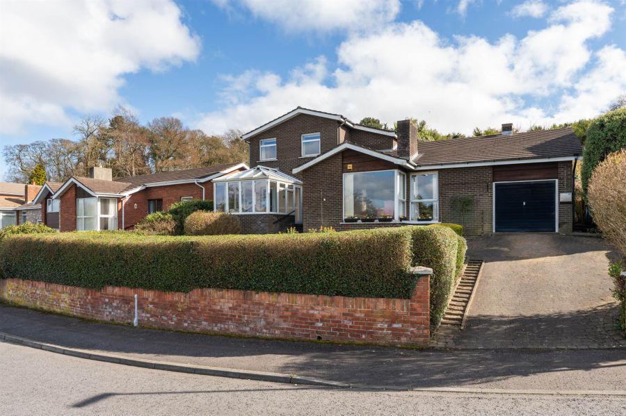 10 Carlston Avenue, holywood, BT18 0NF