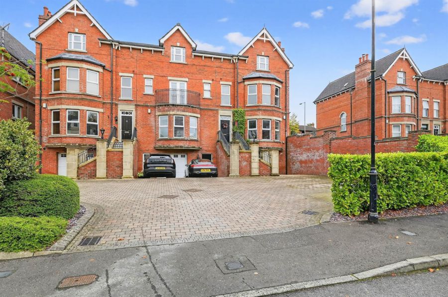 26 Demesne Gate, Holywood, BT18 9FR