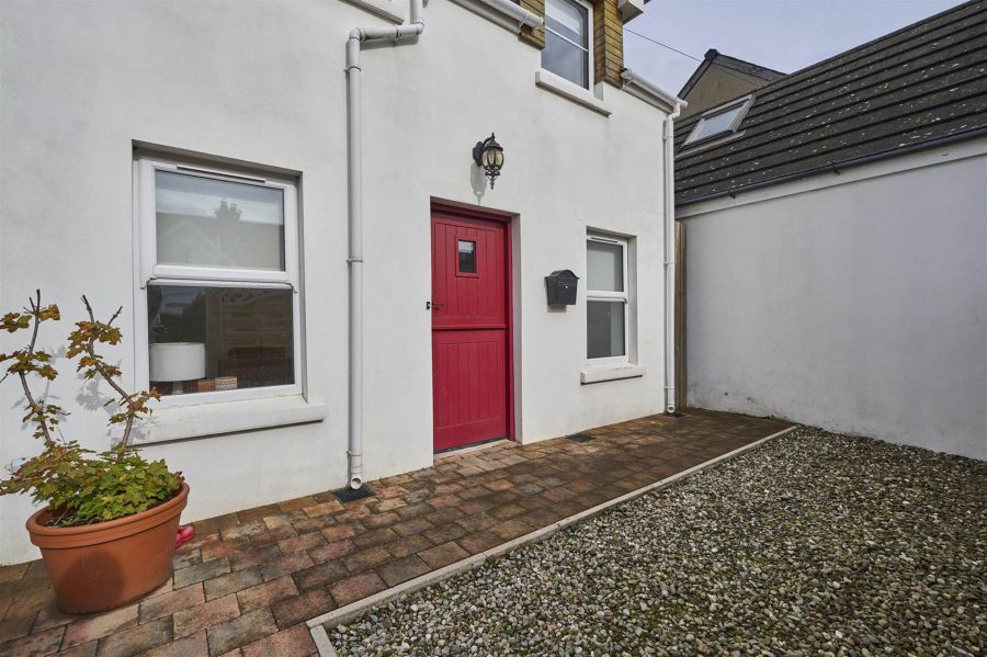 17 Lyle Road, Ballyholme, Bangor, BT20 5LU
