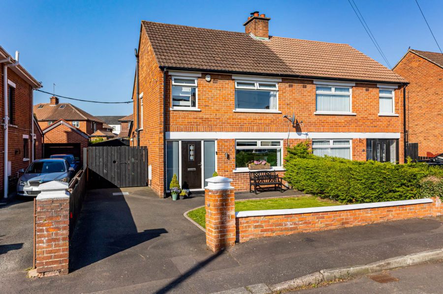 35 Killeaton Gardens, Derriaghy, Belfast, BT17 9HD