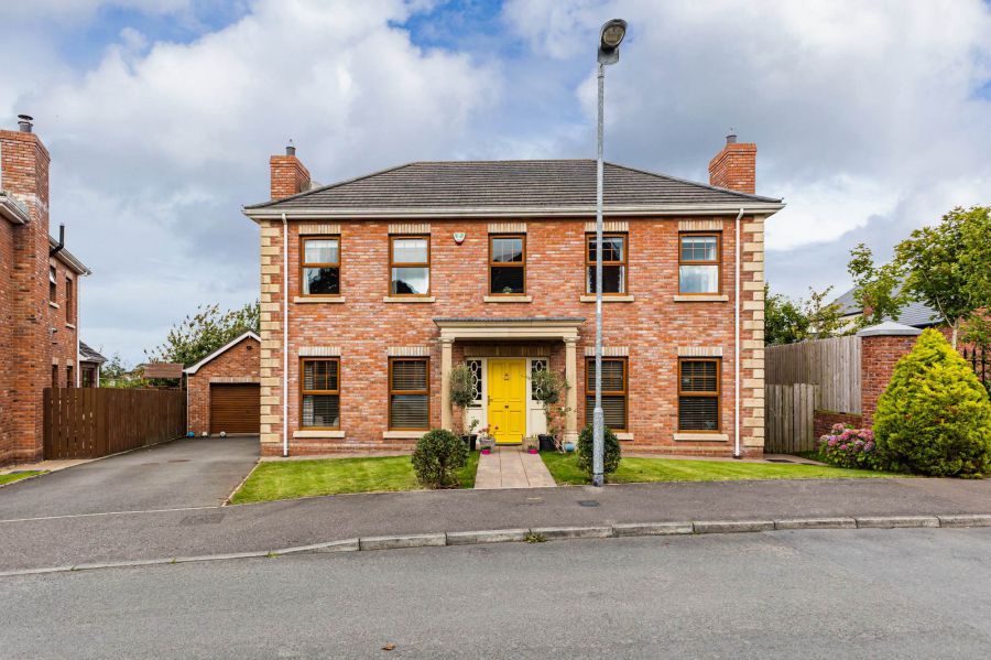 39 Governors Bridge Road, Hillsborough, BT26 6FH