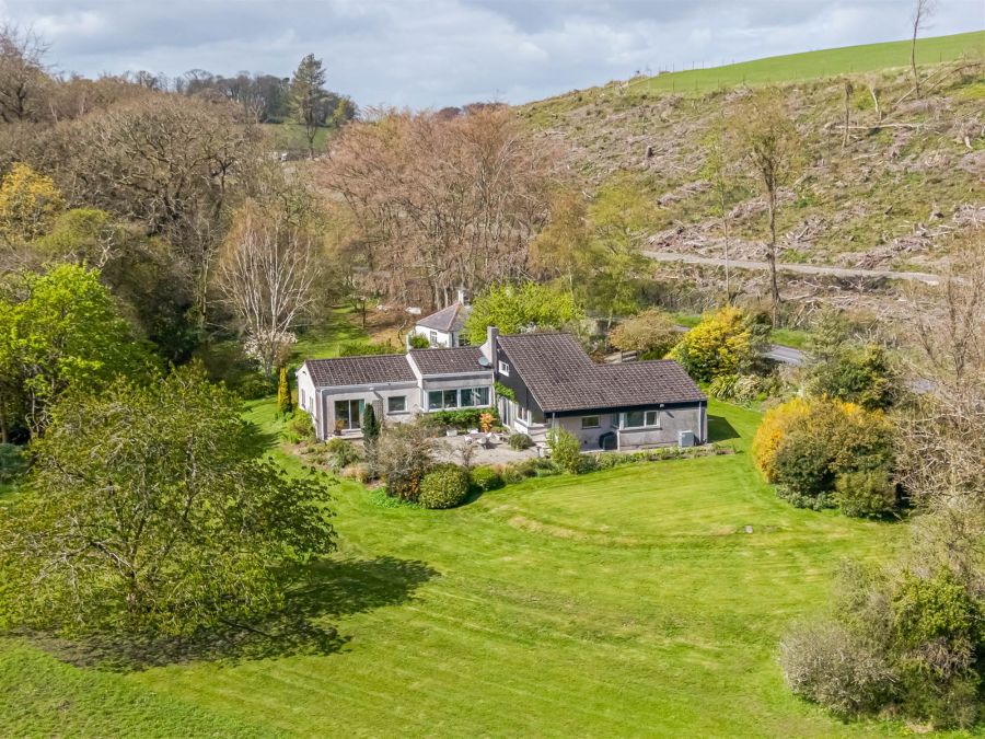 Portulla, 2 Finnebrogue Road, Downpatrick, BT30 9AA