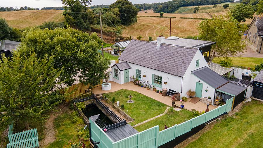 Hollytree Cottage, 10 Deer Park Road, Portaferry, BT22 1PW