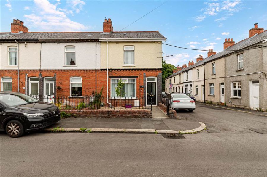 56 Milfort Avenue, dunmurry, BT17 9BJ