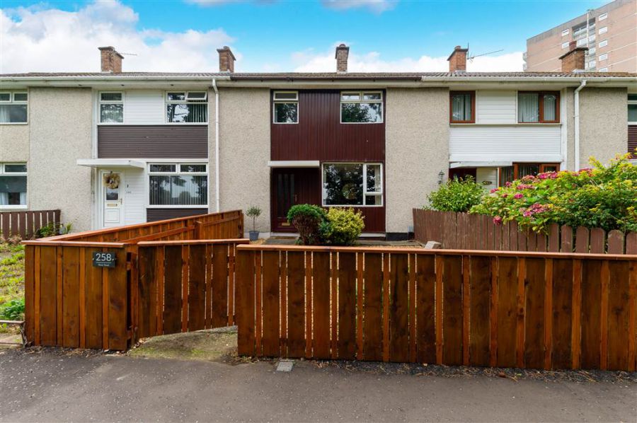 258  River Road, Dunmurry, BT17 9DS