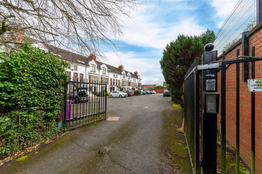 Apt 7 Locksley Lane, Upper Lisburn Road, Belfast, BT10 0BH