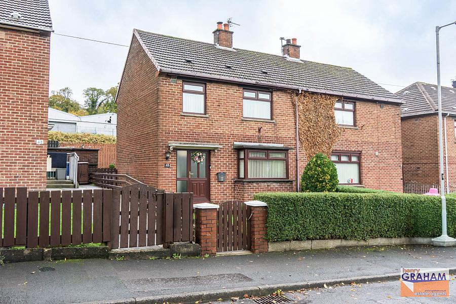 40 Lawnmount Crescent, Lisburn, BT27 4TT