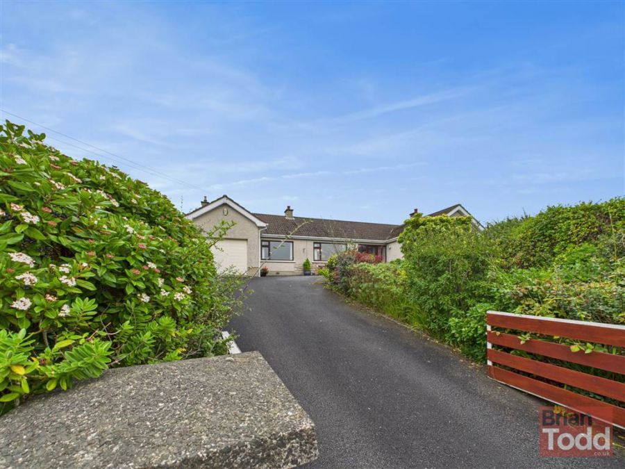 8 Heathdor Drive, Ballygally, Larne, BT40 2QU