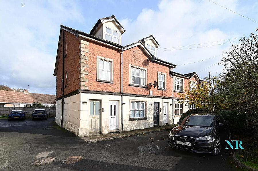 5B Hillsborough Court, Carryduff, BT8 8SU