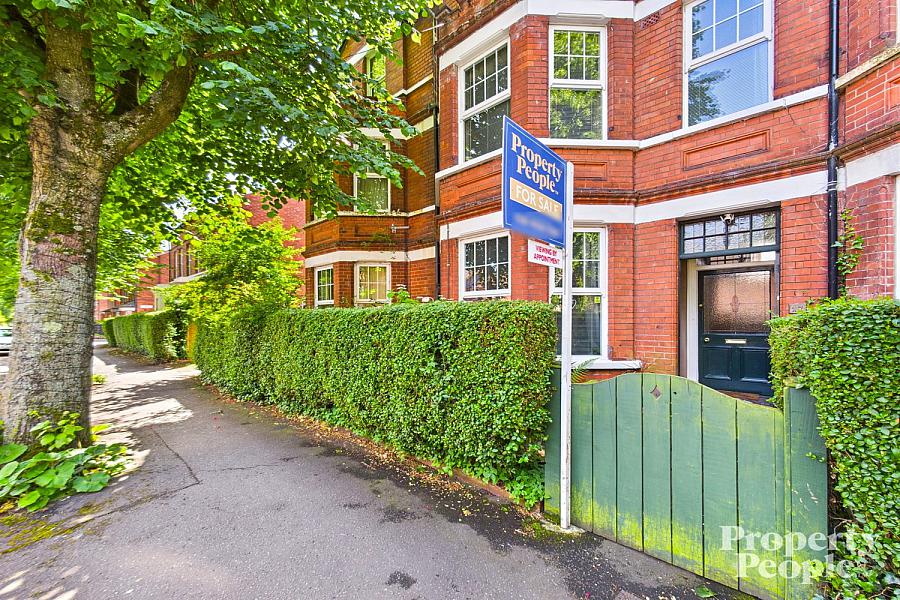 17 Glandore Avenue, antrim road, belfast, BT15 3FB