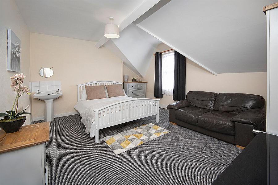 Room 7, 96 Cromwell Road, 96 Cromwell Road, Belfast, BT7 1JY