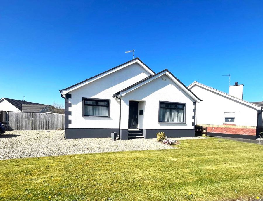 SHORT TERM RENTAL, 61 Primrose Gardens, Portrush, BT56 8SE