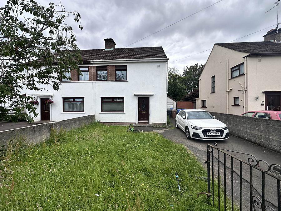 20 Riverdale Park North, andersonstown road, belfast, BT11 9DL