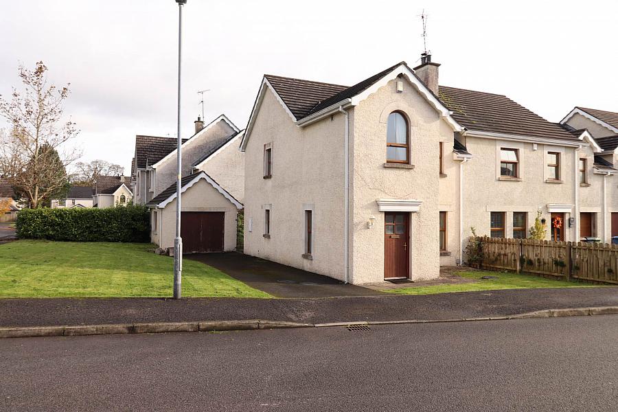 100 The Commons, Bellanaleck, Enniskillen, BT92 2BD