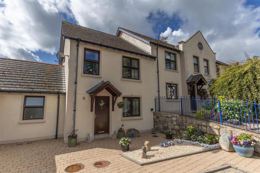 2 The Close, Strathern Manor, Newcastle, BT33 0TG