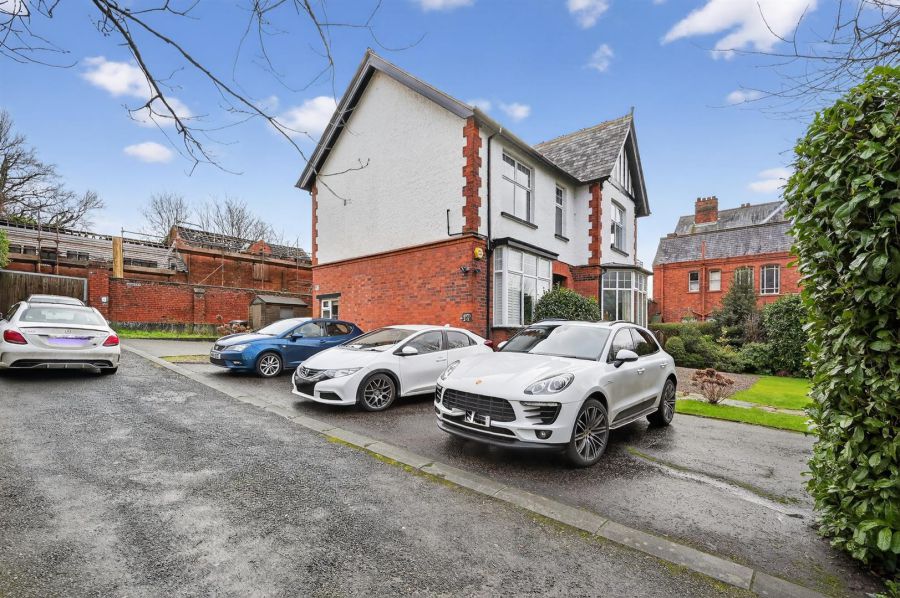 Flat 2, 268 Lisburn Road, South Belfast, BT9 6GF