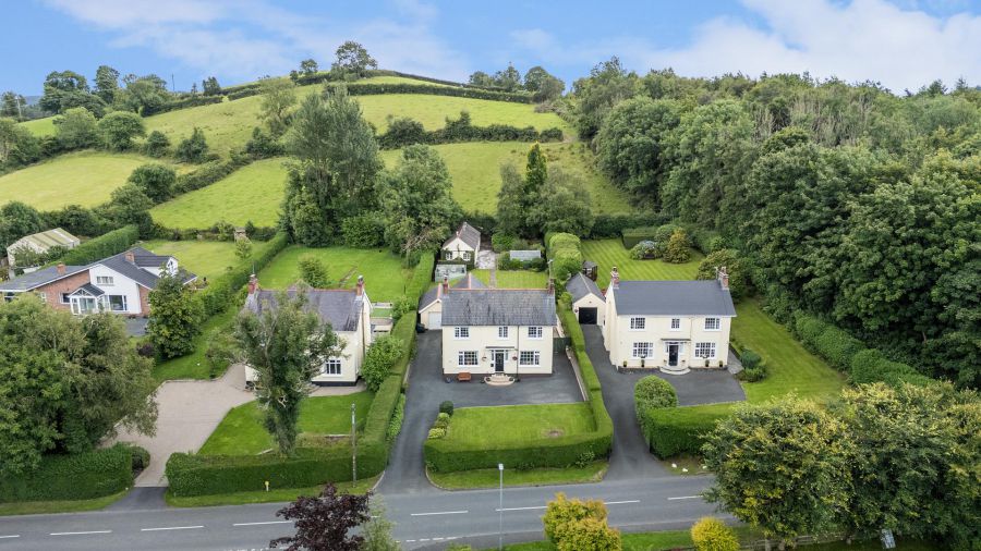 54 Ballymaglave Road, Spa, Ballynahinch, BT24 8QB