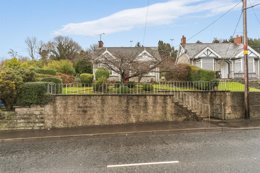 9 Lisburn Road, Ballynahinch, BT24 8BL