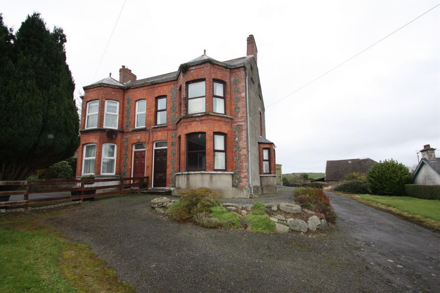 60 Church Road, Ballynahinch, BT24 8LP
