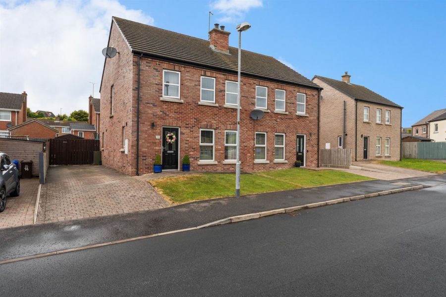 12 Millbank Grove, Ballynahinch, BT24 8WQ