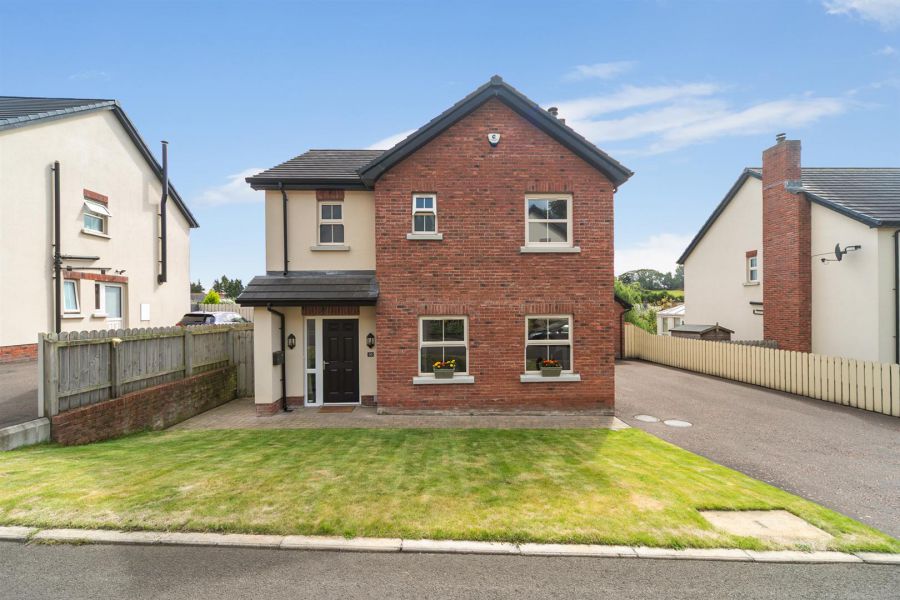 30 Drumlin View, Dromore, BT25 1TS