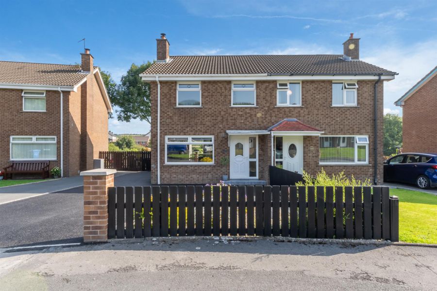 33 Church View, Ballynahinch, BT24 8RE
