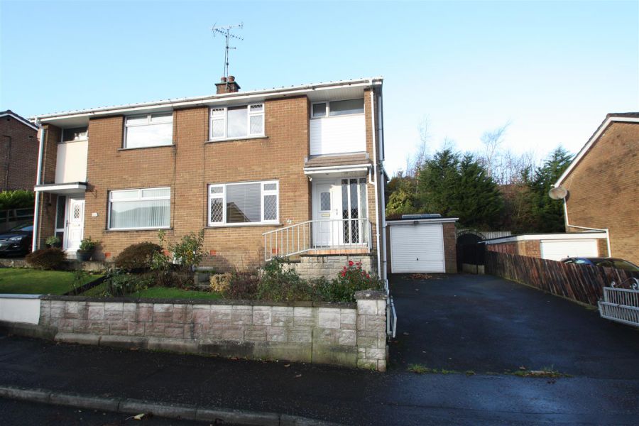 42 Carlisle Park, Ballynahinch, BT24 8HL