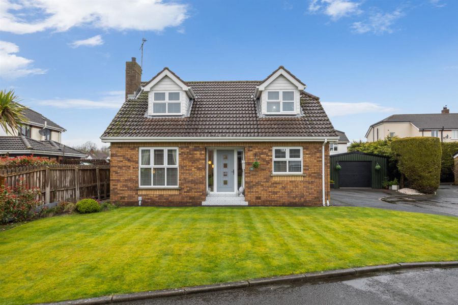44 Oakland Grove, Ballynahinch, BT24 8RQ