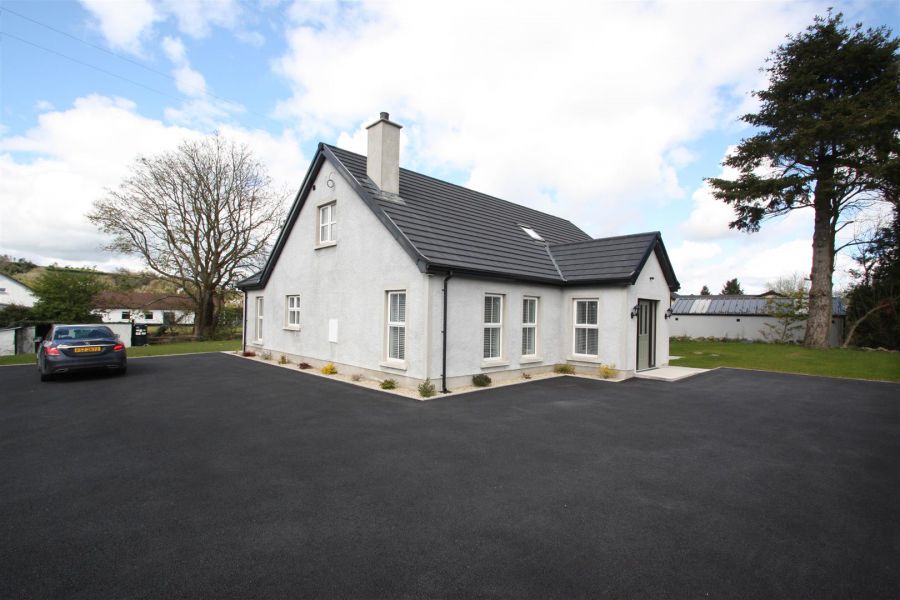 204 Belfast Road, Ballynahinch, BT24 8UR