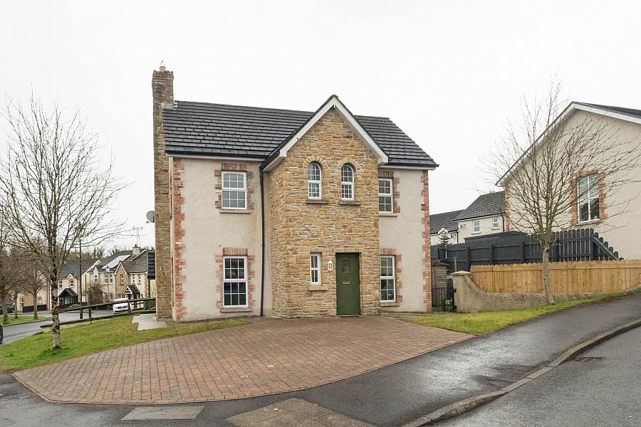 102 Silverhill Manor, Enniskillen, BT74 5JJ