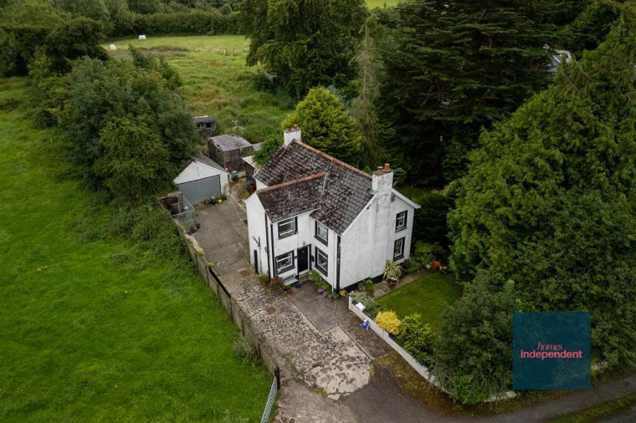 48 Moorfields Road, Ballymena, BT42 3BT