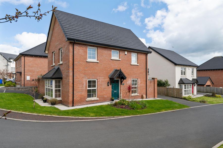 11 Blackwood Crescent, Newtownards, BT23 4XX