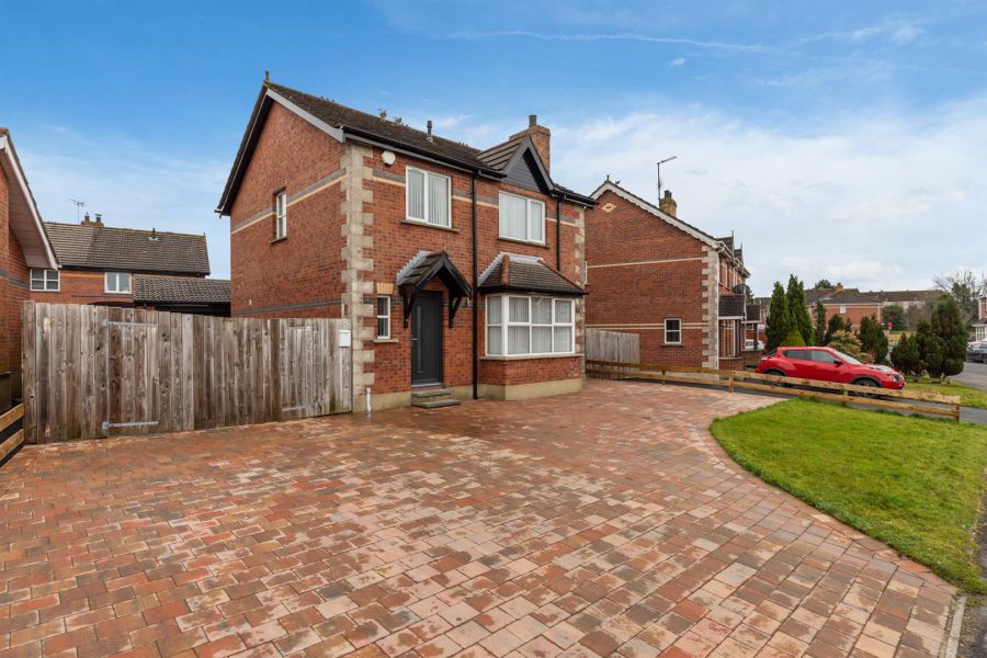 16 Whitethorn Brae, Newtownards, BT23 8EX