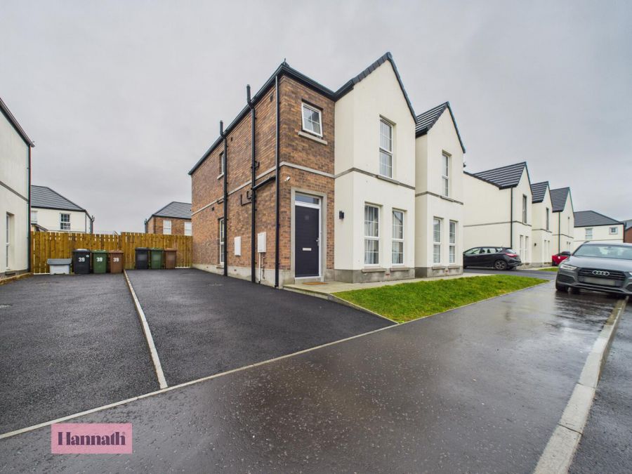 37 South Lake Park, Craigavon, BT64 1BE