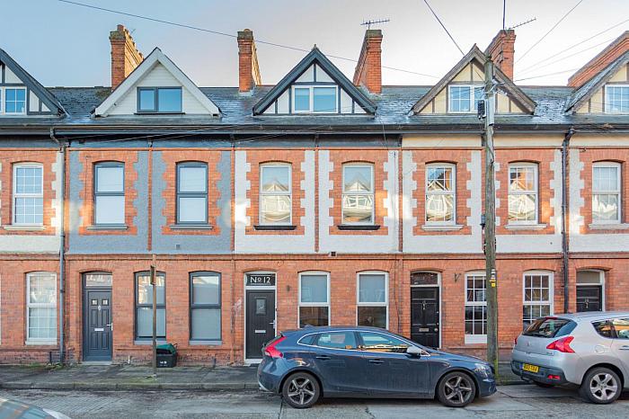 Rm 2, 12 Jocelyn Gardens, Belfast, BT6 9BA
