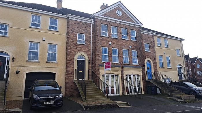 54 Bishopshill, Dromore, BT25 1FL