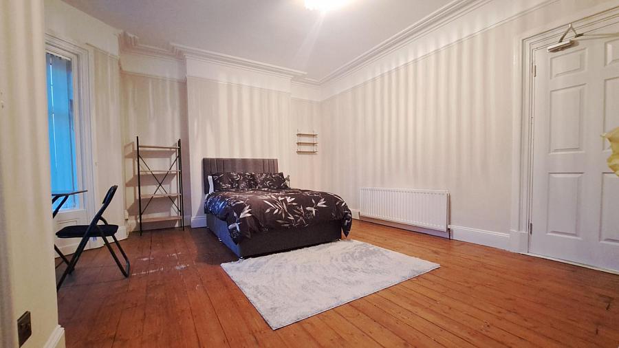 Rm 3, 57 Ponsonby Avenue, Belfast, BT15 2LS