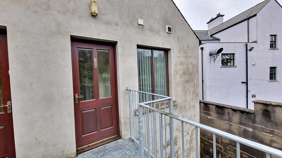 20B Church Street, Dromore, BT25 1AA