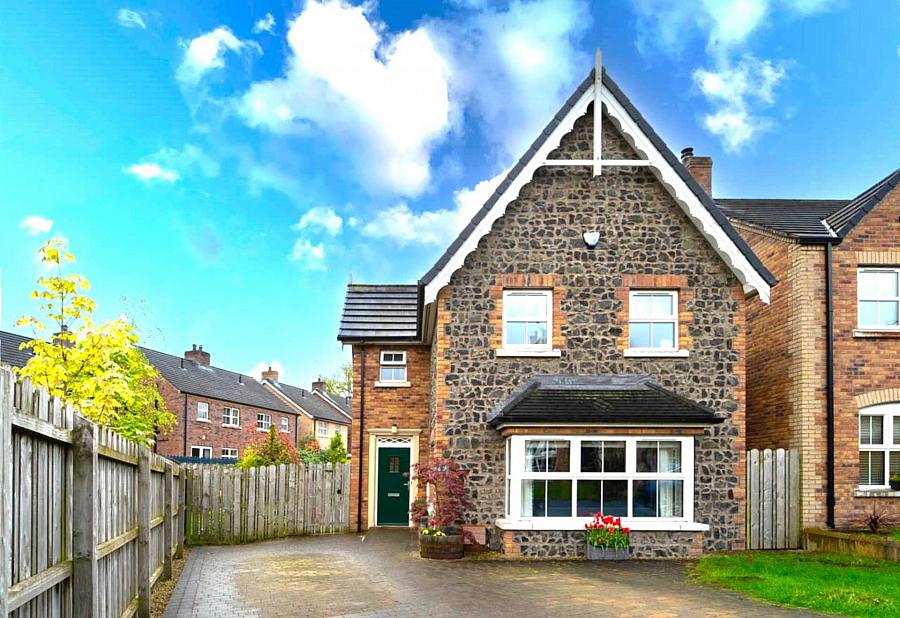 29 Belsize Meadows, Lisburn, BT27 4EH