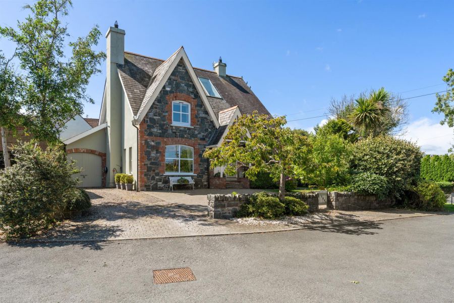 10 Stockbridge Road, Donaghadee, BT21 0PN