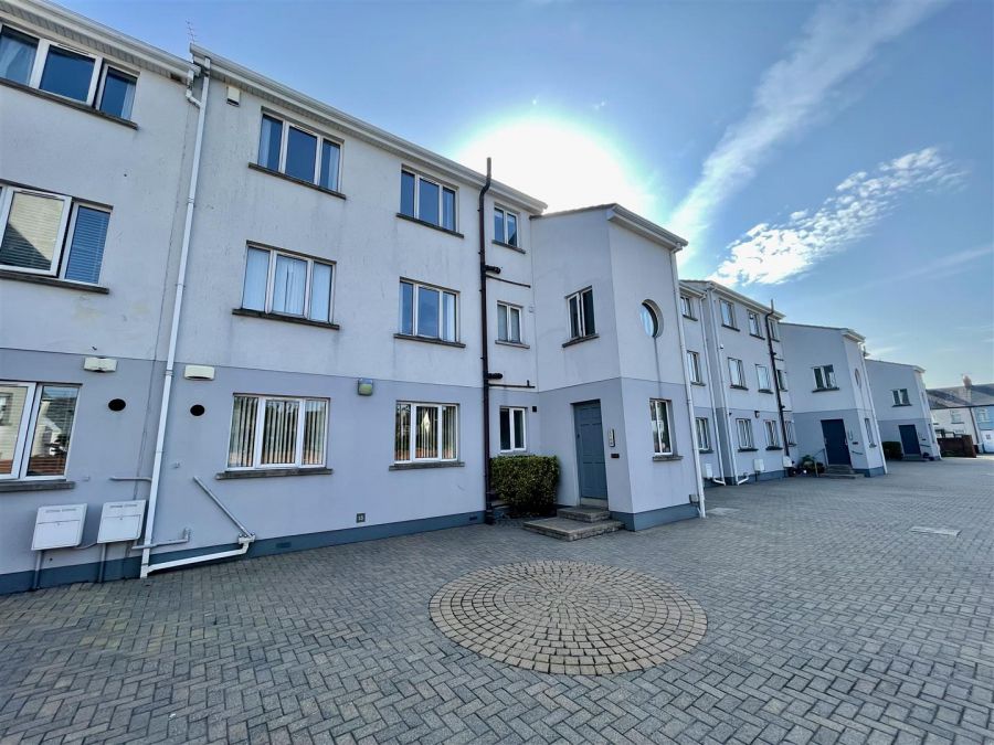 18 Dormans Court, Railway Street, Donaghadee, BT21 0JL