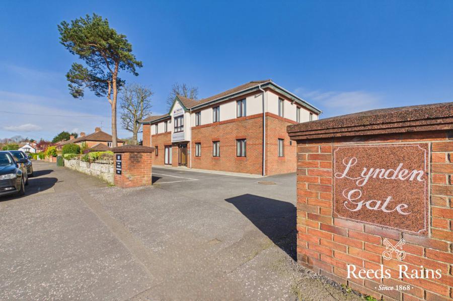 Flat 3 Lynden Gate, 50 Knockbreda Road, Rosetta, Belfast, BT6 0JB
