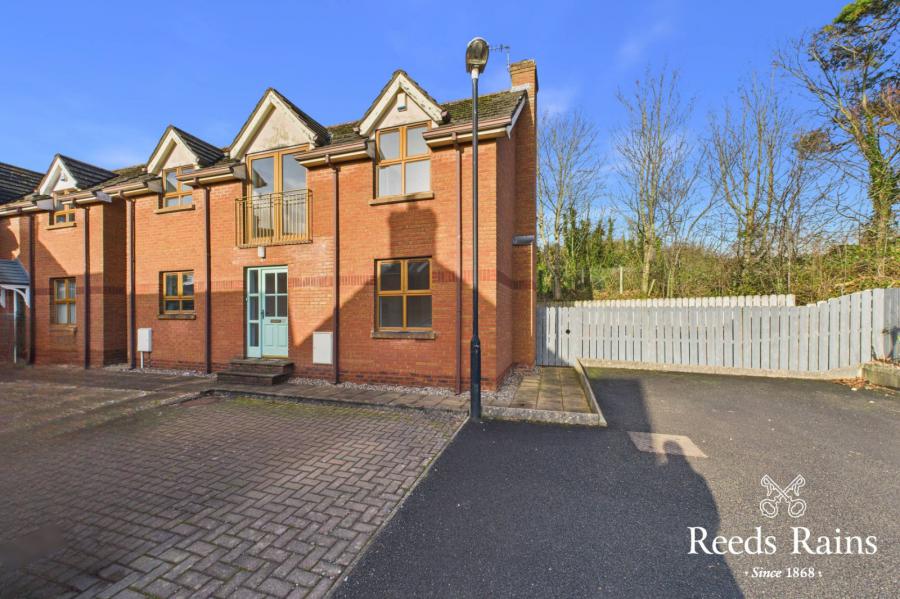 18 Meadowbank, Carrickfergus, County Antrim, BT38 8GZ