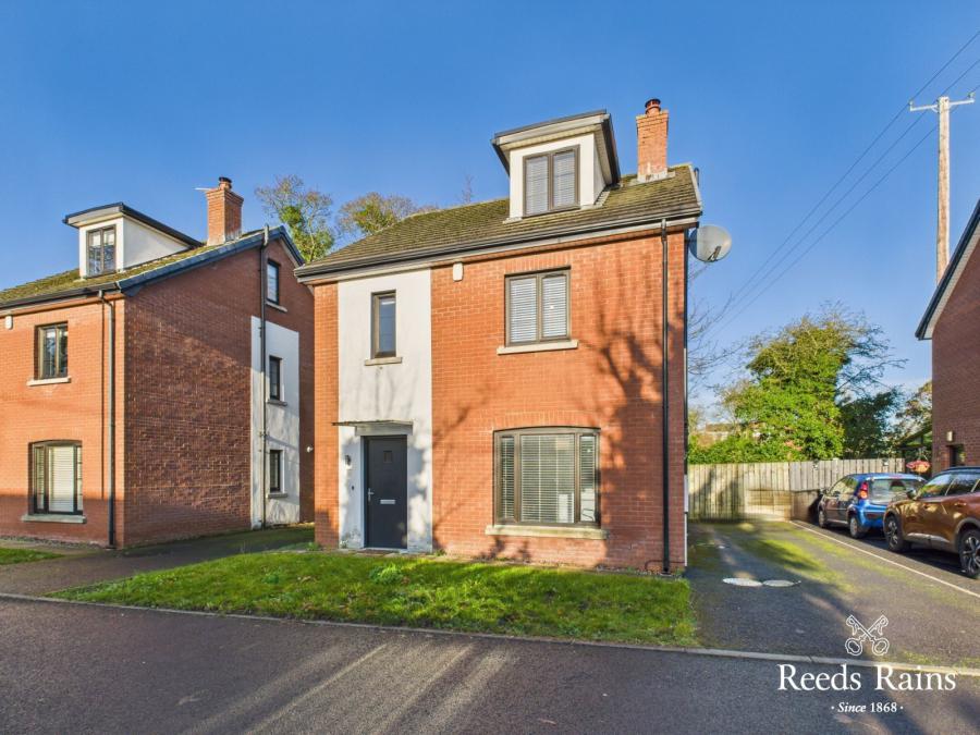 2 North Court, Carrickfergus, BT38 8TJ