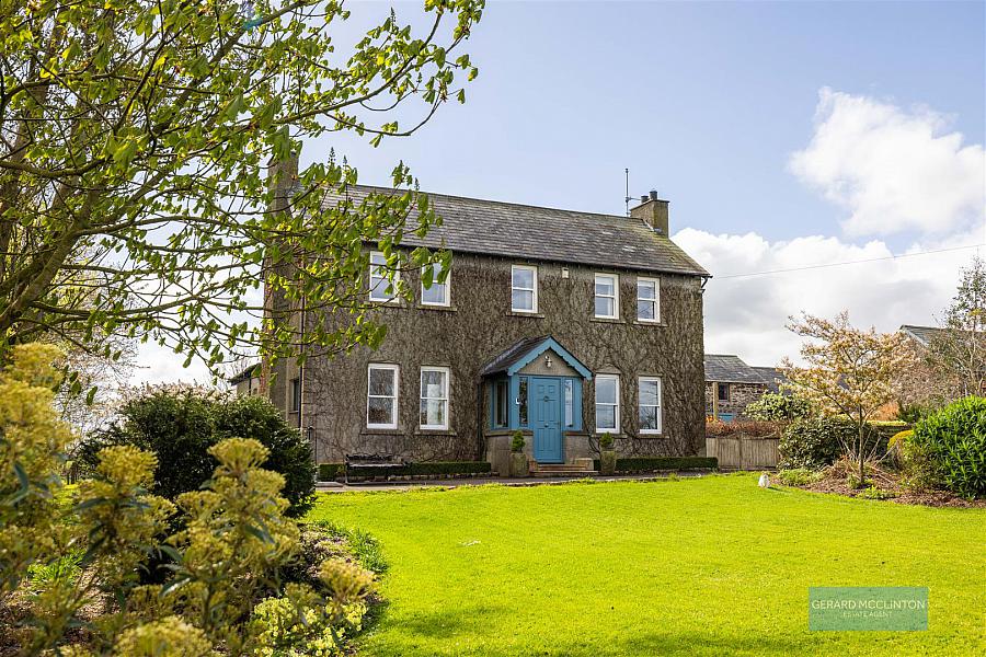 21 Lisdoonan Road, Carryduff, Belfast, BT8 8AR